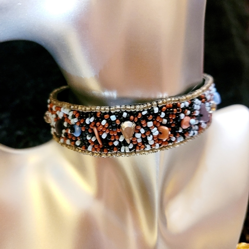 TURQUOISE & CORAL BEADED CHOKER NECKLACE - Picture 10 of 12